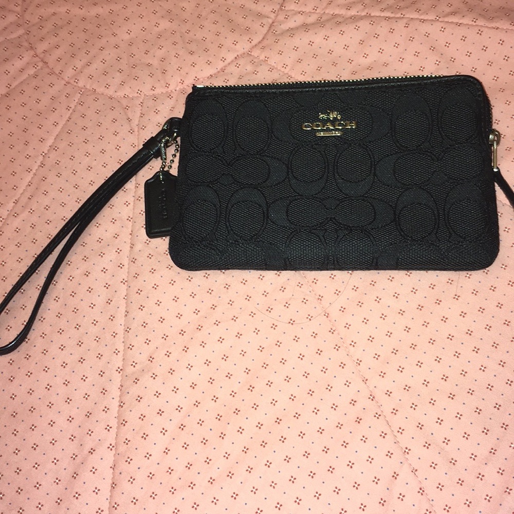 Coach Signature Fabric Wristlet - Black.